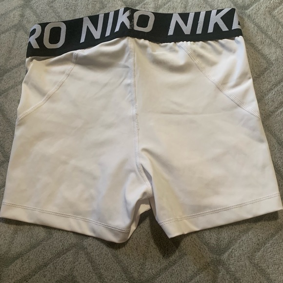 Nike pros - Picture 2 of 3